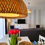 365pam - Marina I Dom Rodzinny - Basen Zewnetrzny, Kort Tenisowy, Silownia, Plac Zabaw, Boisko * Ustronie Morskie