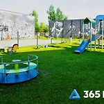 365pam - Marina I Dom Rodzinny - Basen Zewnetrzny, Kort Tenisowy, Silownia, Plac Zabaw, Boisko