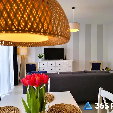 365pam - Marina I Dom Rodzinny - Basen Zewnetrzny, Kort Tenisowy, Silownia, Plac Zabaw, Boisko * Ustronie Morskie