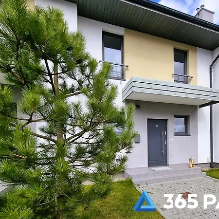 365pam - Marina I Dom Rodzinny - Basen Zewnetrzny, Kort Tenisowy, Silownia, Plac Zabaw, Boisko * Ustronie Morskie