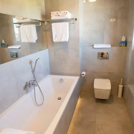 365pam - Marina I Dom Rodzinny - Basen Zewnetrzny, Kort Tenisowy, Silownia, Plac Zabaw, Boisko Casa vacanze